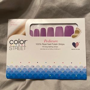 Tropic Like It’s Hot Color Street pedicure.